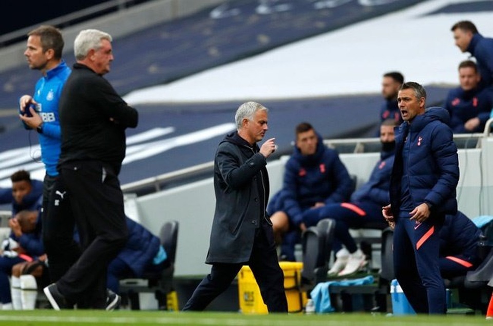Tottenham chịu quả phạt đền oan nghiệt, Mourinho kêu trời - 2 Tottenham chịu quả phạt đền oan nghiệt, Mourinho kêu trời - 2