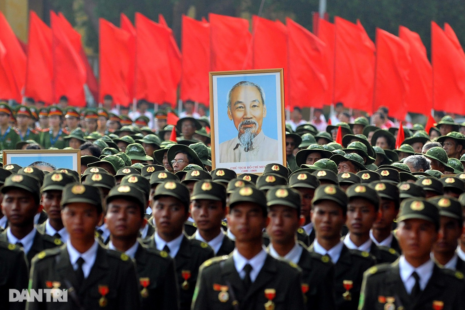 Ngắm Lễ diễu binh hùng tráng, rộn ràng đường phố Thủ đô dịp Quốc khánh 2015 - 2