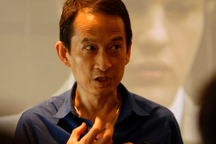 Trần Anh Hùng cùng vợ và 2 con về Việt Nam sau khi giành giải tại Cannes