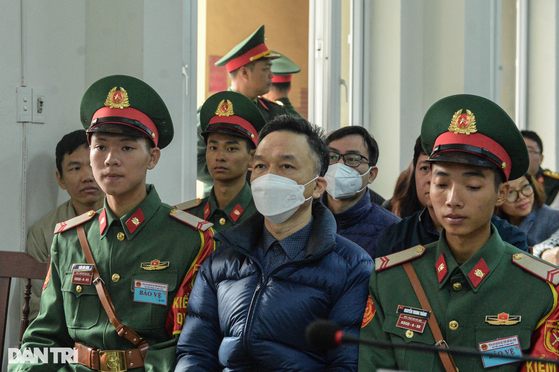 Phan Quốc Việt và 4 cựu sĩ quan ra tòa trong vụ án Việt Á - 5 Phan Quốc Việt và 4 cựu sĩ quan ra tòa trong vụ án Việt Á - 5
