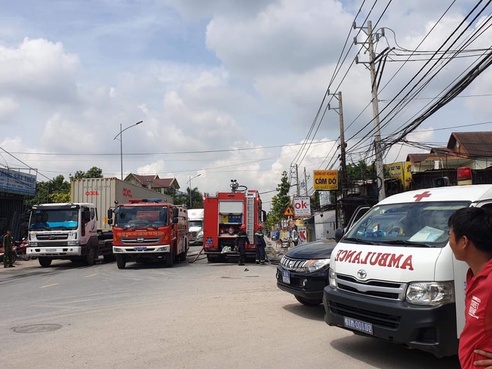 Ba người tử vong trong vụ cháy tiệm cầm đồ - 4 Ba người tử vong trong vụ cháy tiệm cầm đồ - 4