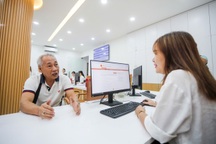 Hơn 6.300 cán bộ, công chức TPHCM rời khu vực công