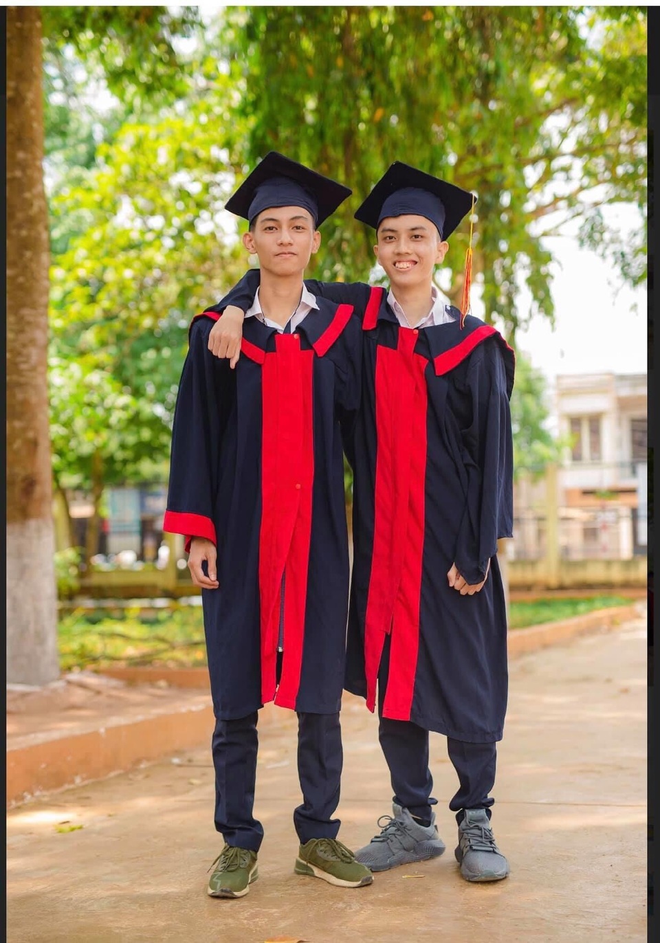 Đau nhói lòng cảnh cậu học trò hai lần lỗi hẹn với kì thi tốt nghiệp THPT - 2 Đau nhói lòng cảnh cậu học trò hai lần lỗi hẹn với kì thi tốt nghiệp THPT - 2