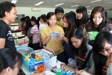 Sinh viên đổ xô đi giúp việc, trông nhà ngày Tết