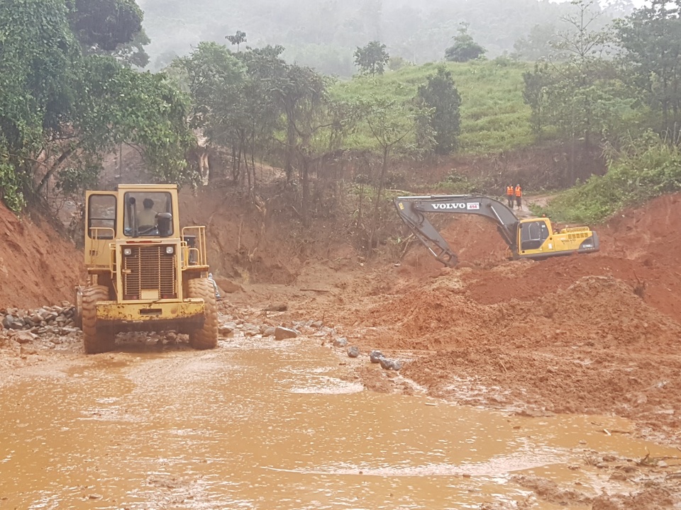 Tìm thấy 2 thi thể là nạn nhân vụ sạt lở nửa tháng trước - 3