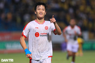 Transfermarkt: Hai CLB Tây Á muốn chiêu mộ Hoàng Đức