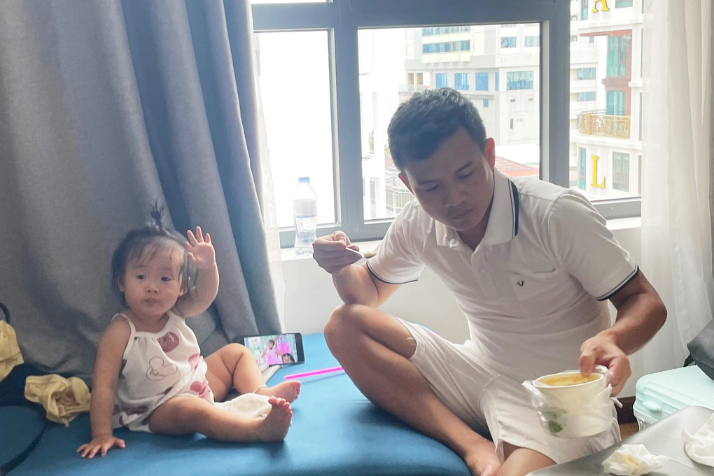 Ông bố Hà Nội kể chuyện ở nhà chăm con để vợ đi làm, nghe đủ lời bàn tán - 3 Ông bố Hà Nội kể chuyện ở nhà chăm con để vợ đi làm, nghe đủ lời bàn tán - 3