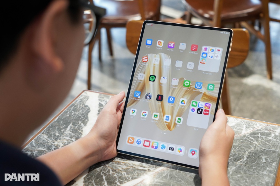 Đánh giá MatePad Pro 12.2inch: Mỏng nhẹ, thích hợp tác vụ cơ bản - 18