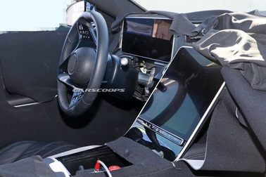 Mercedes-Benz S-Class 2020 có màn hình cảm ứng lớn hơn cả iPad Pro 12.9
