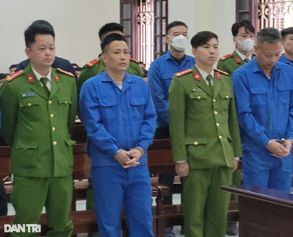 Cựu Trưởng Công an quận Đồ Sơn Trần Tiến Quang lĩnh 8 năm tù - 1 Cựu Trưởng Công an quận Đồ Sơn Trần Tiến Quang lĩnh 8 năm tù - 1