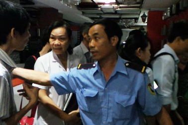 Vụ rao bán vắc xin:Thanh tra “hùa” với bảo vệ ngăn phóng viên tác nghiệp?