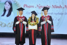 Nữ thủ khoa Đại học Kinh Tế Quốc Dân "bật mí" cách học hiệu quả