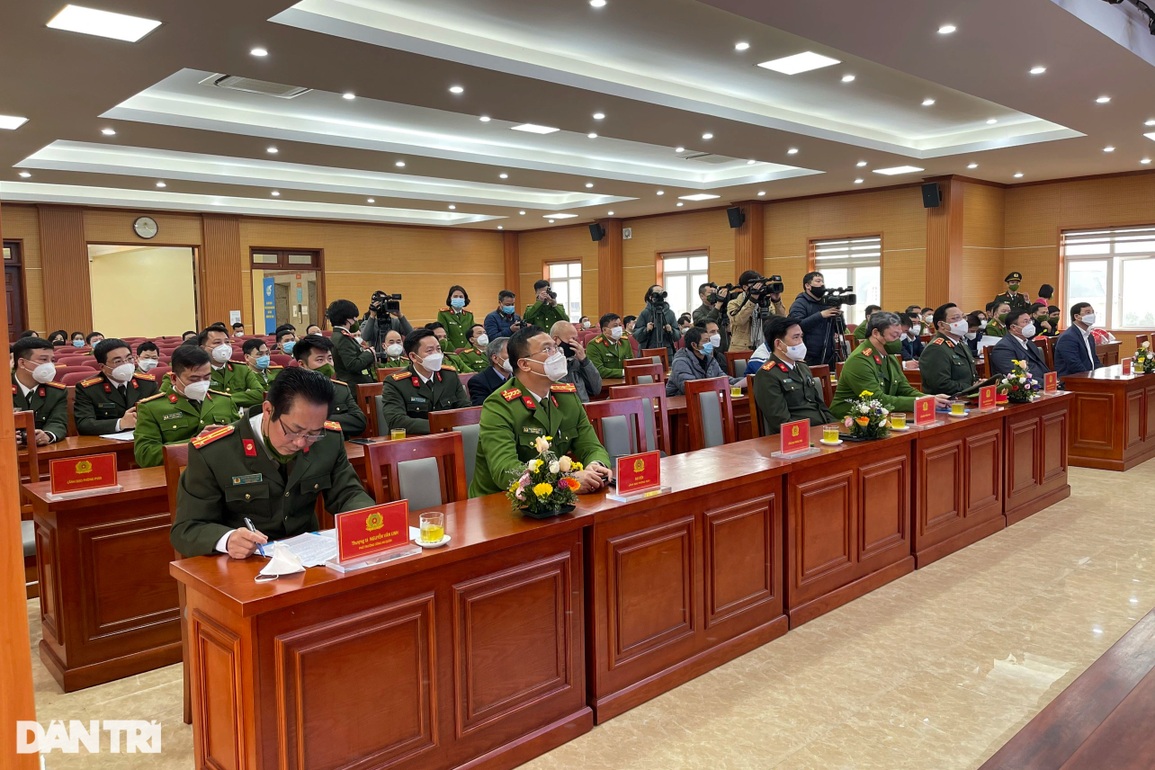 Người hùng cứu bé gái ở Hà Nội: Tôi dành vinh dự này tặng bố mẹ - 2 Người hùng cứu bé gái ở Hà Nội: Tôi dành vinh dự này tặng bố mẹ - 2