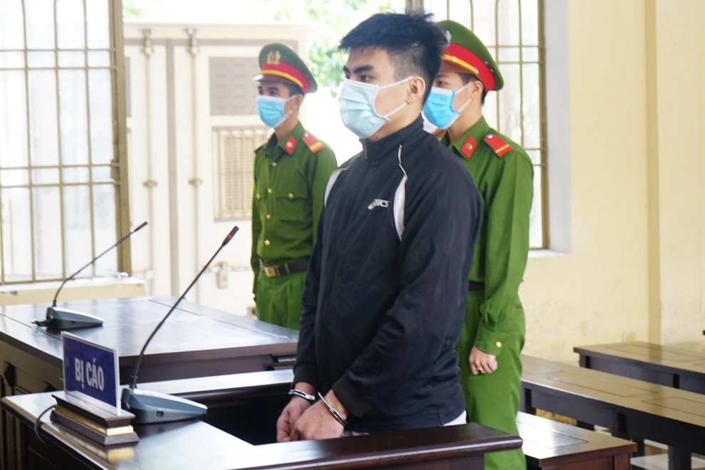 Cướp tài sản bất thành, đối tượng liều lĩnh đâm một phụ nữ trọng thương - 1 Cướp tài sản bất thành, đối tượng liều lĩnh đâm một phụ nữ trọng thương - 1
