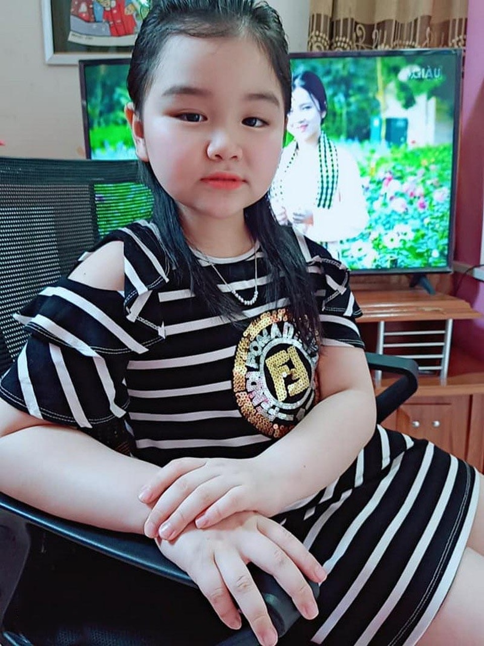 Bé gái lớp 2 viết thư gửi Phó Thủ tướng, vẽ tranh cổ động chống Covid-19 - 4 Bé gái lớp 2 viết thư gửi Phó Thủ tướng, vẽ tranh cổ động chống Covid-19 - 4