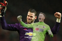 Huyền thoại Schmeichel khẳng định Henderson chưa thể thay thế De Gea