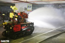 Hà Nội: Huy động robot chữa cháy tham gia diễn tập tại chung cư HH Linh Đàm