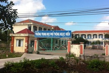 Lãnh đạo nhà trường lên tiếng vụ 'thầy giáo gạ tình nữ sinh'