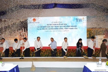 Thủ tướng Chính phủ dự lễ khởi công cụm trang trại bò sữa 3.800 tỷ đồng