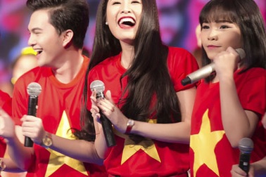 Quế Vân cùng nhiều nghệ sĩ hát “Những trái tim Việt Nam”