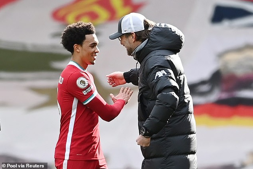 HLV Liverpool phấn khích với khoảnh khắc thiên tài của Alexander-Arnold - 3 HLV Liverpool phấn khích với khoảnh khắc thiên tài của Alexander-Arnold - 3