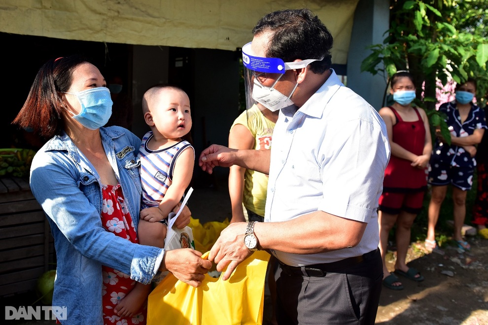 Bản tin Covid-19: Hà Nội kéo dài giãn cách, TPHCM siết chặt vùng đỏ - 7 Bản tin Covid-19: Hà Nội kéo dài giãn cách, TPHCM siết chặt vùng đỏ - 7