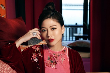 Tết này, BTV Ngọc Trinh mang gì về cho mẹ?