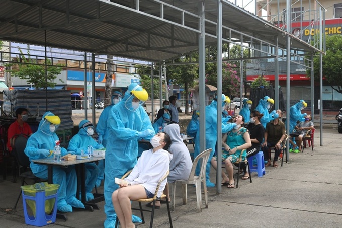 Xét nghiệm Covid-19 cho người dân TP Cần Thơ