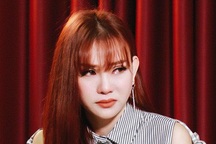 Ca sĩ Thu Thủy bật khóc khi chia sẻ về cuộc hôn nhân đổ vỡ