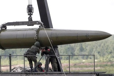 "Sát thủ" Iskander Nga khai hỏa phá hủy 40 bệ phóng cơ động của Ukraine
