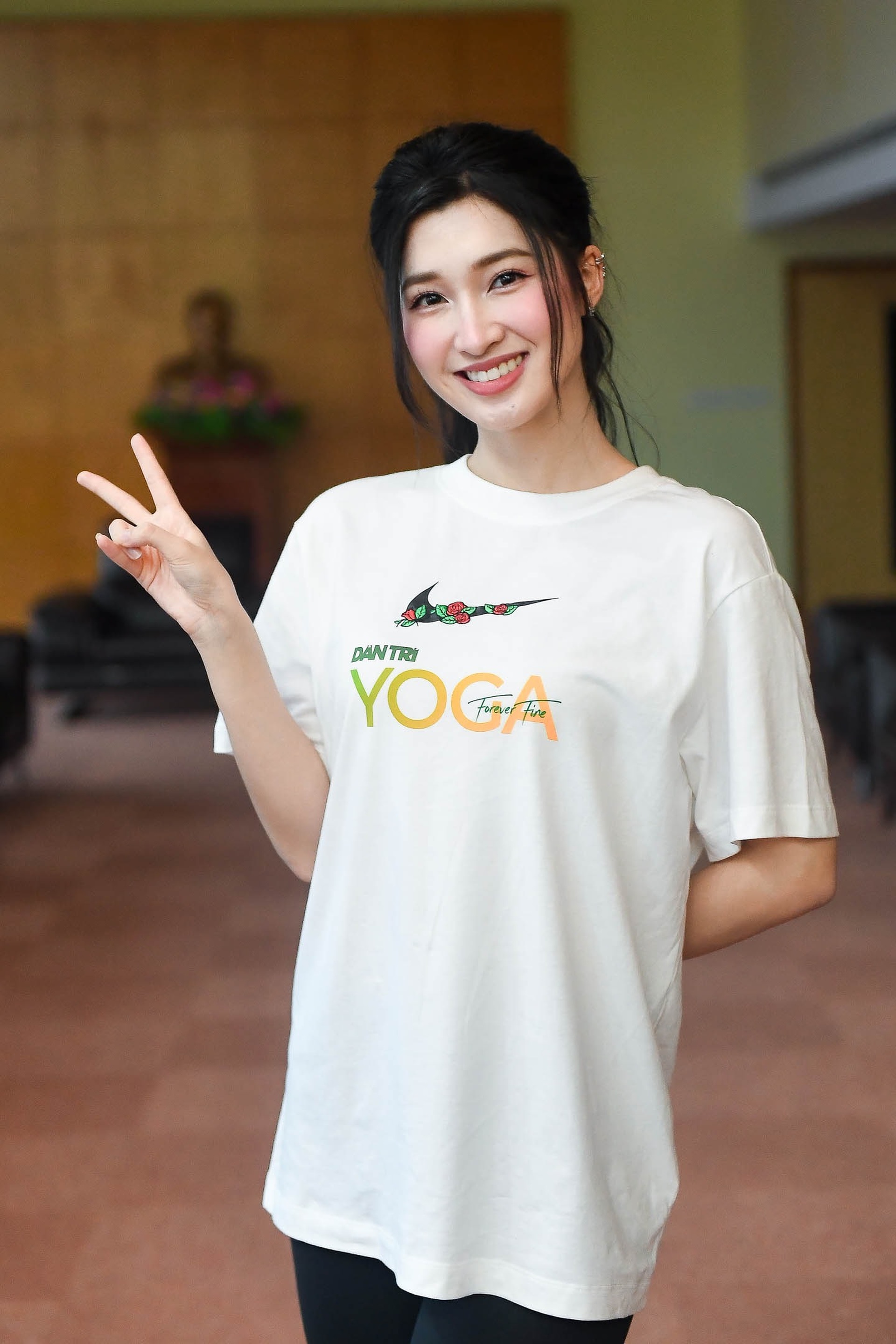 Dàn hoa hậu, á hậu khoe dáng xinh tươi tại Ngày hội yoga Dân trí - 4 Dàn hoa hậu, á hậu khoe dáng xinh tươi tại Ngày hội yoga Dân trí - 4