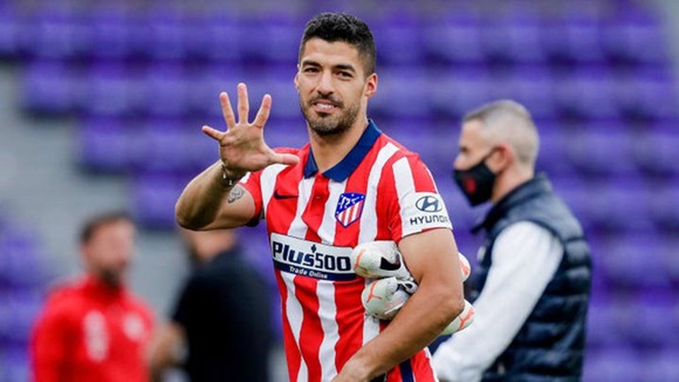 Người hùng Luis Suarez: Từ cục nợ đến cục vàng… - 3 Người hùng Luis Suarez: Từ cục nợ đến cục vàng… - 3