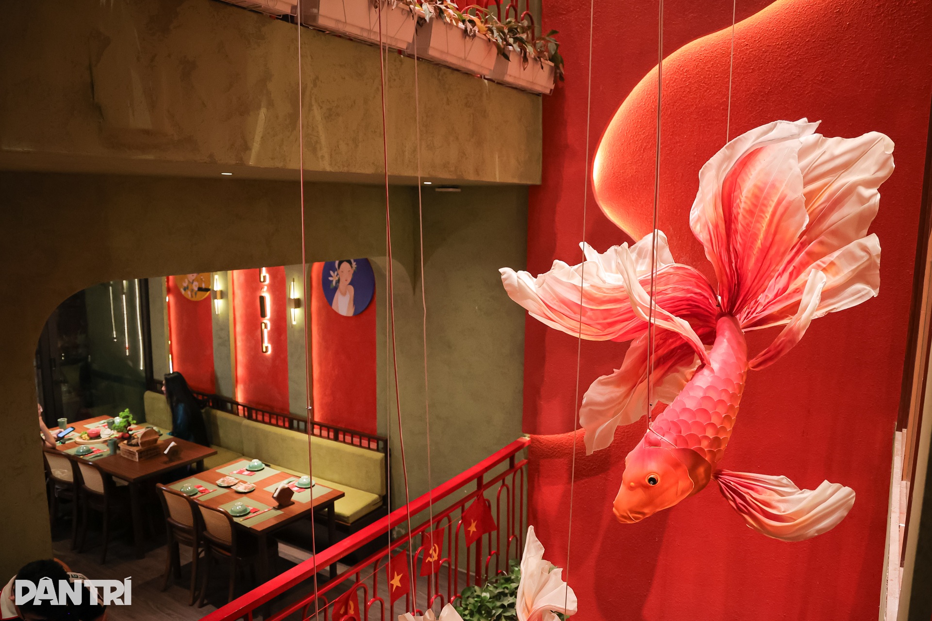 Quán ở Hà Nội mang cả cây vải lên bàn ăn, khách rần rần check-in - 4 Quán ở Hà Nội mang cả cây vải lên bàn ăn, khách rần rần check-in - 4