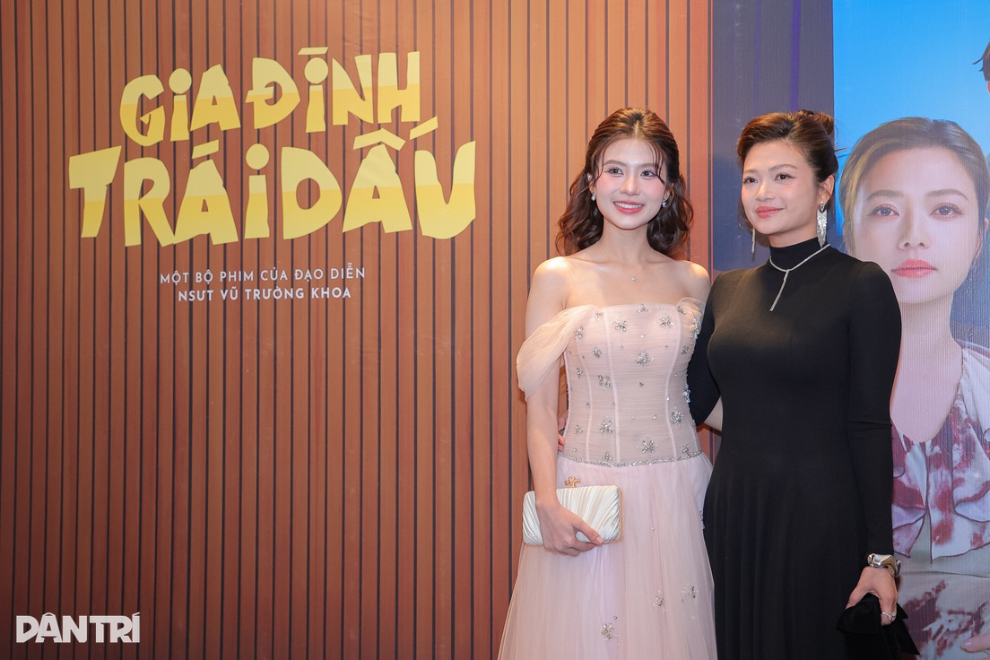 Kiều Anh đọ nhan sắc trẻ đẹp với nữ diễn viên kém 20 tuổi phim giờ vàng VTV