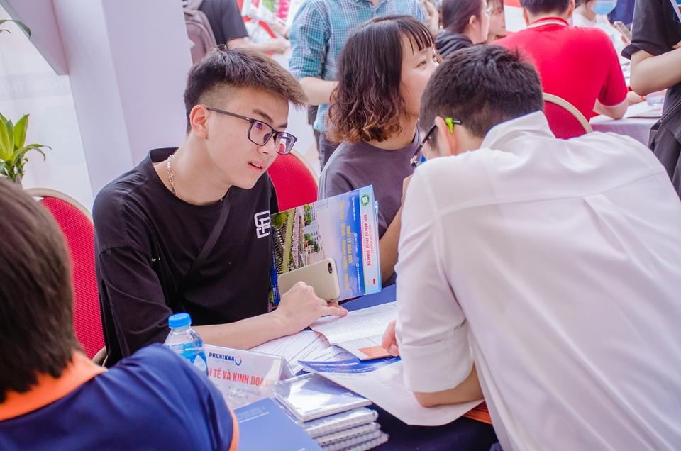 Phụ huynh đồng hành chọn trường cùng con - 3 Phụ huynh đồng hành chọn trường cùng con - 3