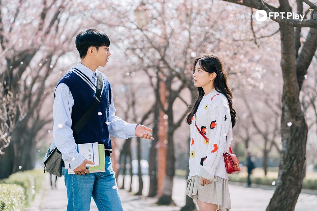 Lee Seung Gi quen mà lạ trong Quán Cà Phê Luật trên FPT Play sau 10 năm - 2 Lee Seung Gi quen mà lạ trong Quán Cà Phê Luật trên FPT Play sau 10 năm - 2