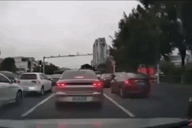 Tranh cãi xoay quanh một tình huống giao thông kỳ lạ