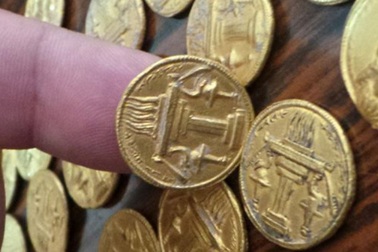 Tìm thấy 66 đồng tiền vàng 1.400 năm tuổi  