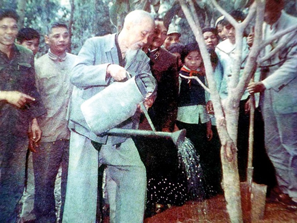 Lời của Người mãi vang vọng cùng mùa xuân đất nước - 1 Lời của Người mãi vang vọng cùng mùa xuân đất nước - 1