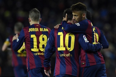 Messi lập công, Barcelona thắng nghẹt thở Villarreal