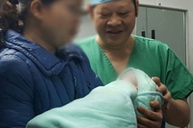 Hành trình đến trái ngọt của ca mang thai hộ đầu tiên