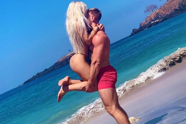 Sợ phải ngồi tù vì quan hệ trước hôn nhân, du khách lo lắng hủy tour