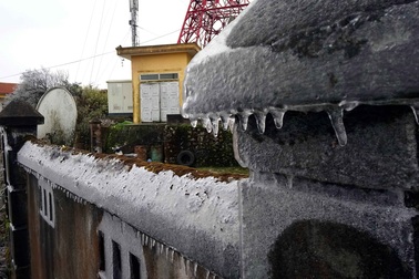 Xuất hiện băng tuyết trên đỉnh Phia Oắc - Cao Bằng