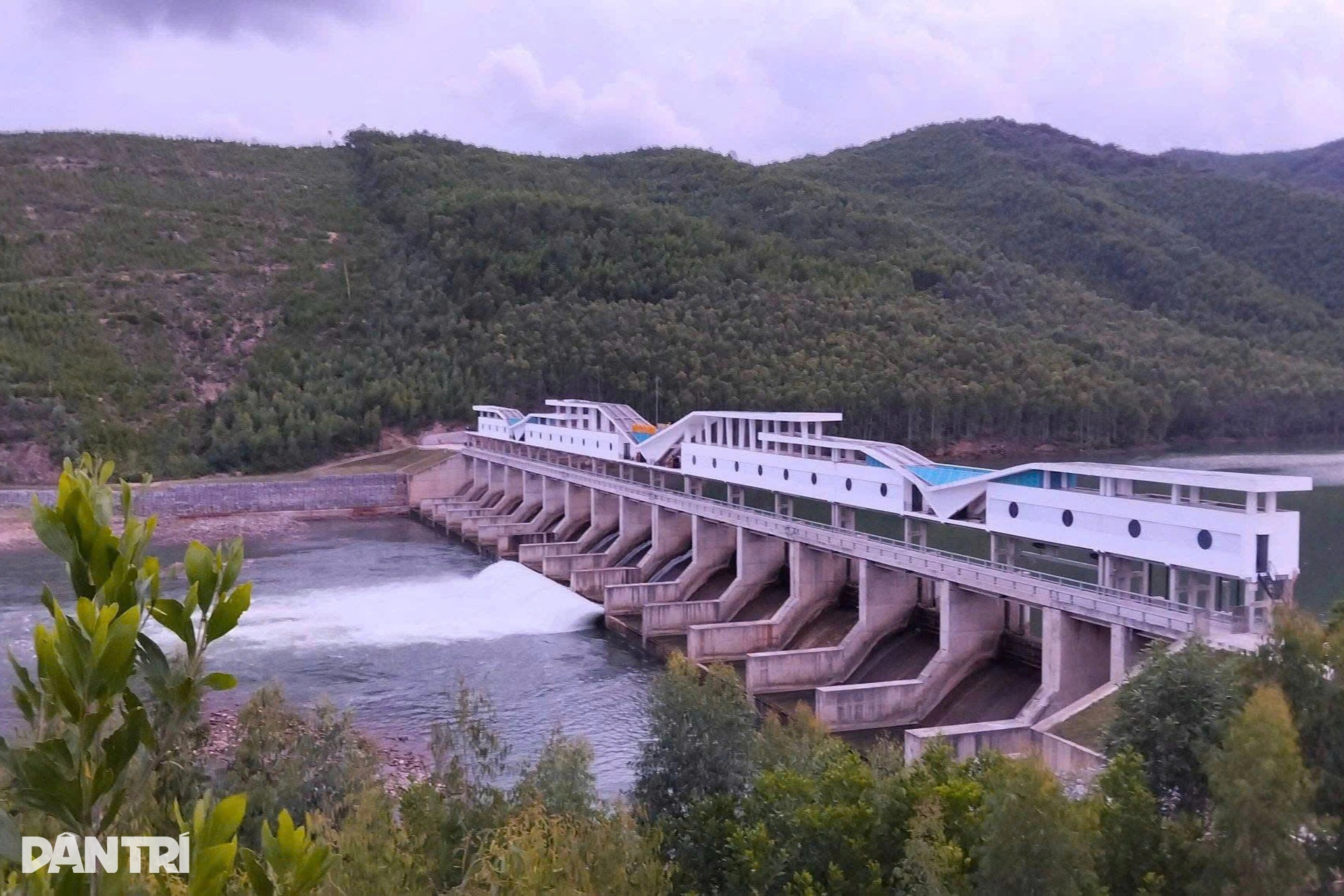 Các tỉnh, thành miền Trung hối hả trước giờ bão Kajiki đổ bộ - 11 Các tỉnh, thành miền Trung hối hả trước giờ bão Kajiki đổ bộ - 11