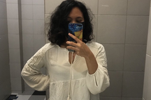 Bị ngăn không cho vào thư viện vì “lộ" áo ngực