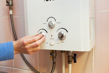 Ưu nhược điểm khi sử dụng bình nước nóng trực tiếp và bình nước nóng gián tiếp