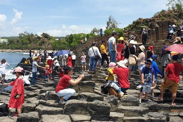 Phú Yên đón gần 14.000 lượt khách đến tham quan trong kỳ nghỉ lễ