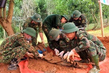 Phát hiện hài cốt liệt sỹ kèm di vật khắc dòng chữ “SH 1-99X”