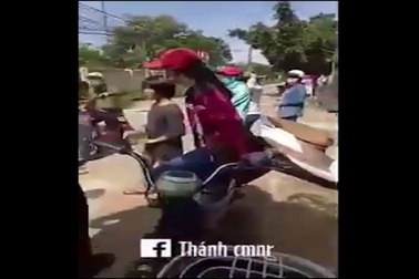 Nữ sinh đốt trường