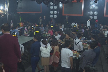 Giám đốc Công an tỉnh trực tiếp chỉ đạo kiểm tra quán bar có hàng chục thanh niên đang phê ma túy